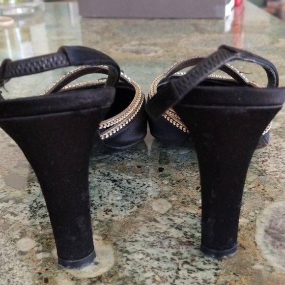 EUC Richard Tyler Black Satin Slingbacks - Picture 5 of 8